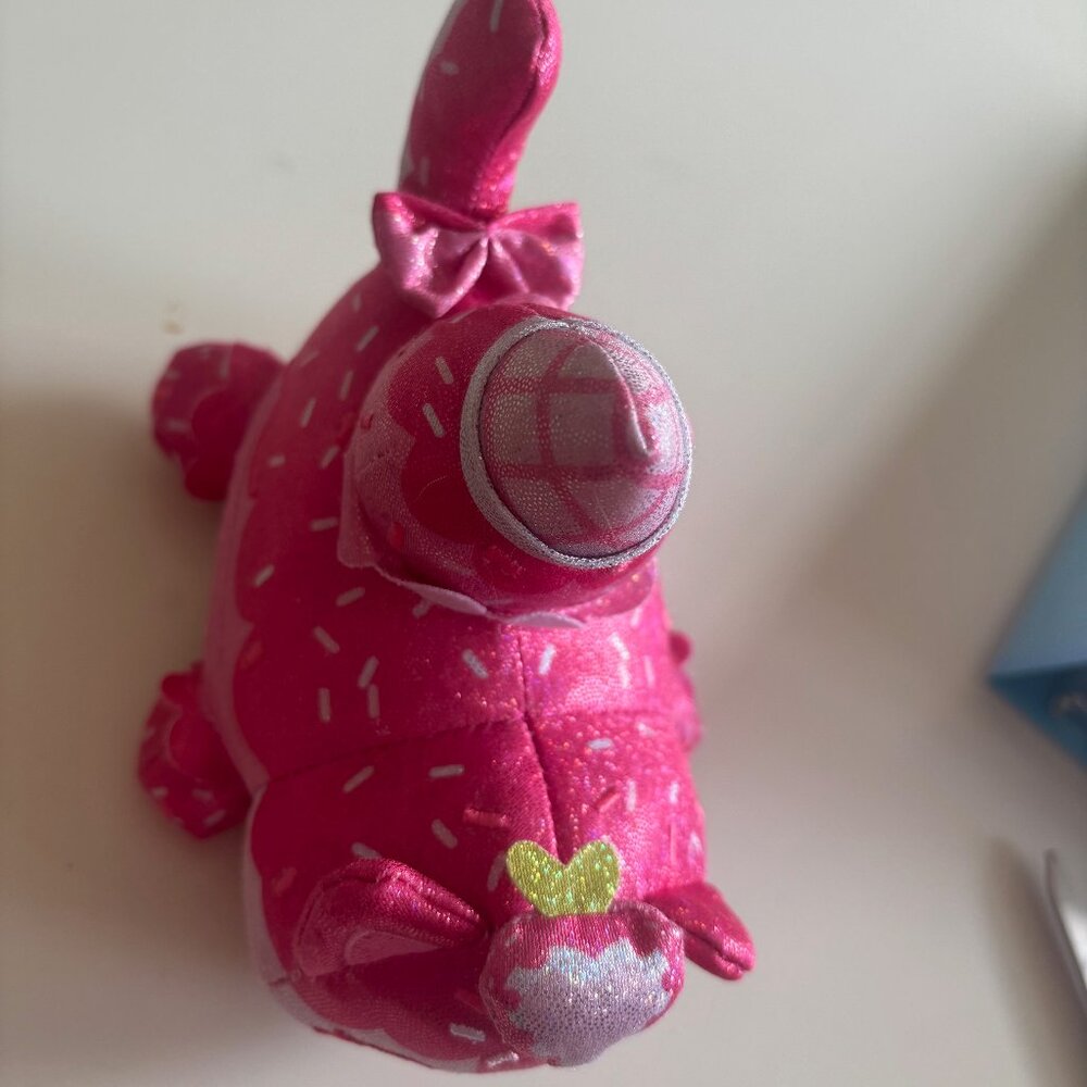 Aphmau MeeMeows 6" Sparkle Strawberry Ice Cream Cat - Good Condition - Picture 5 of 6